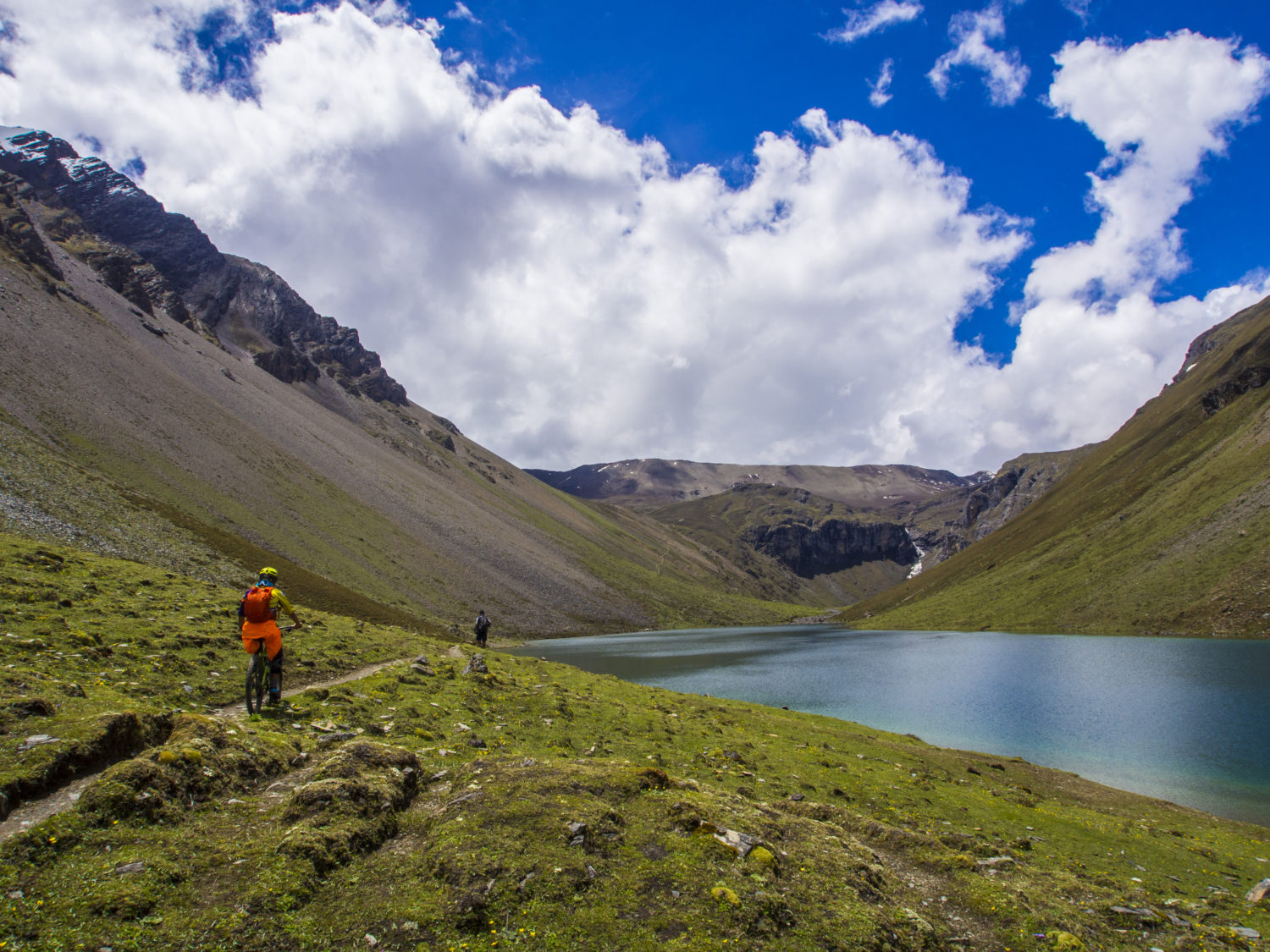 Jangothang, Freeriding around Tsophu lakes. Distance 10-12 km.