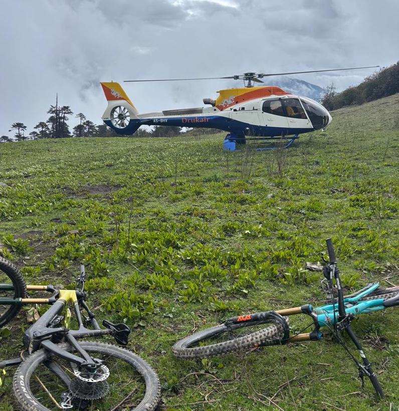 Bhutan Heli-Bike: summit chorten